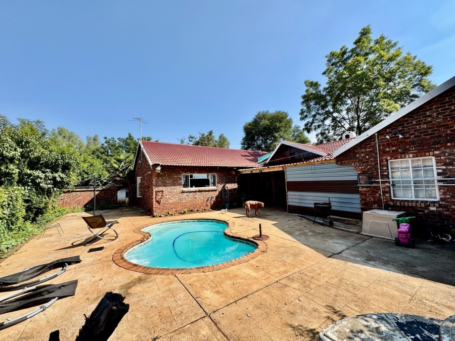 3 Bedroom Property for Sale in Mooivallei Park North West